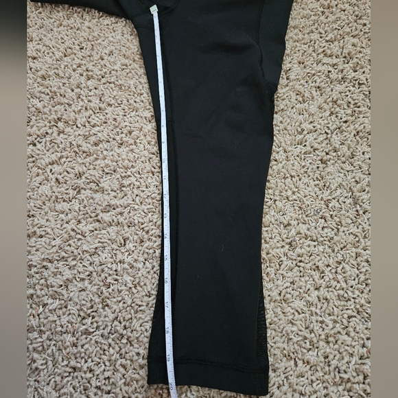 Lululemon Breathe Easy Crop Leggings Black/Pink - size 6 - Picture 13 of 13